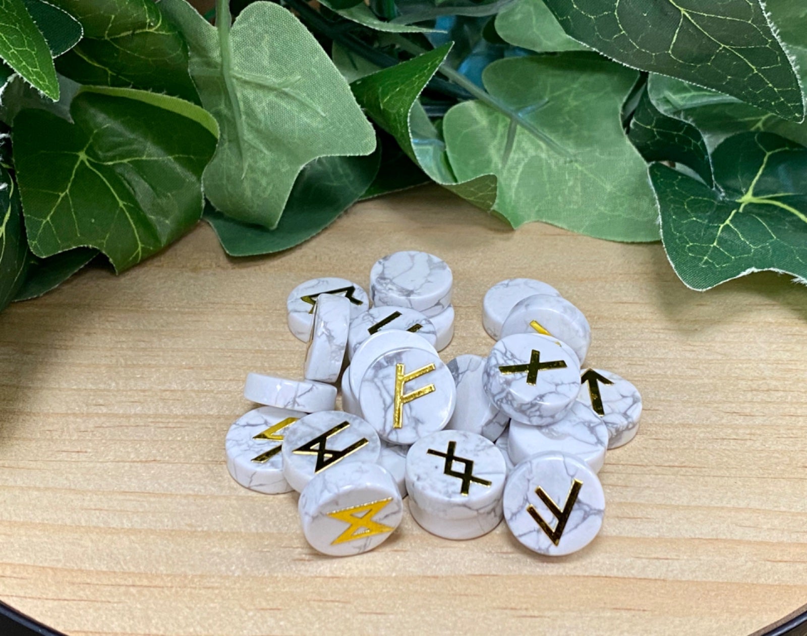 Howlite Rune Set