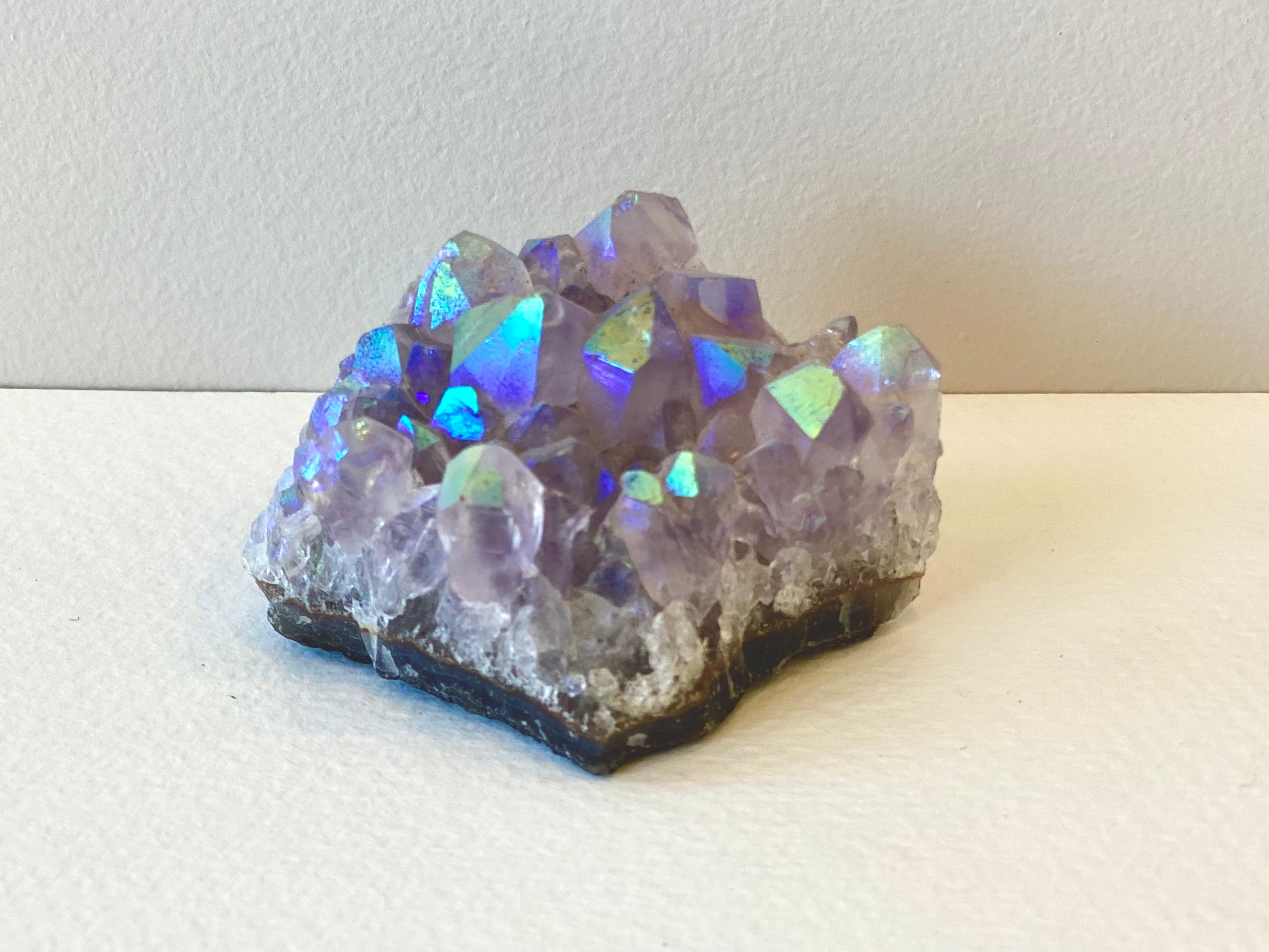 Aura Amethyst cluster 5-8cm