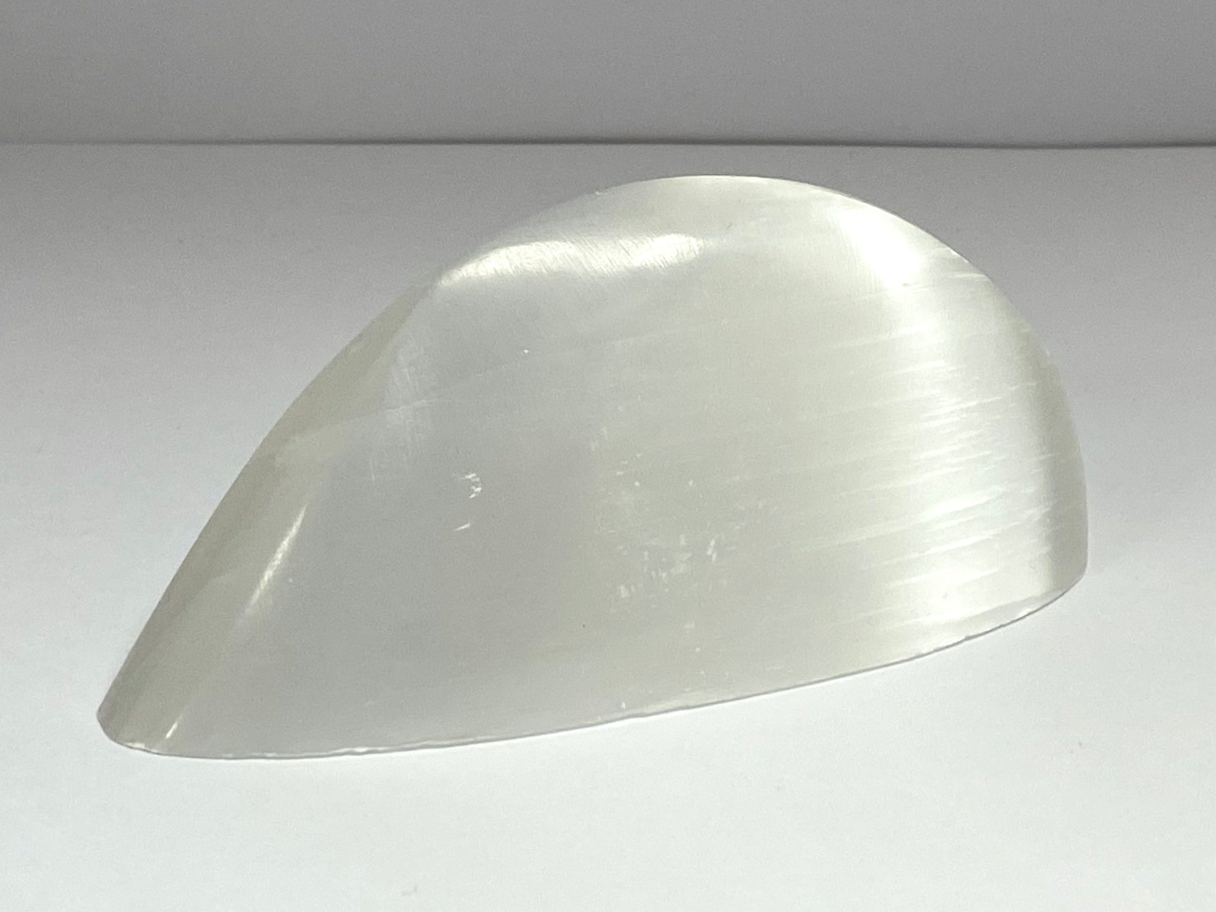Selenite half heart med