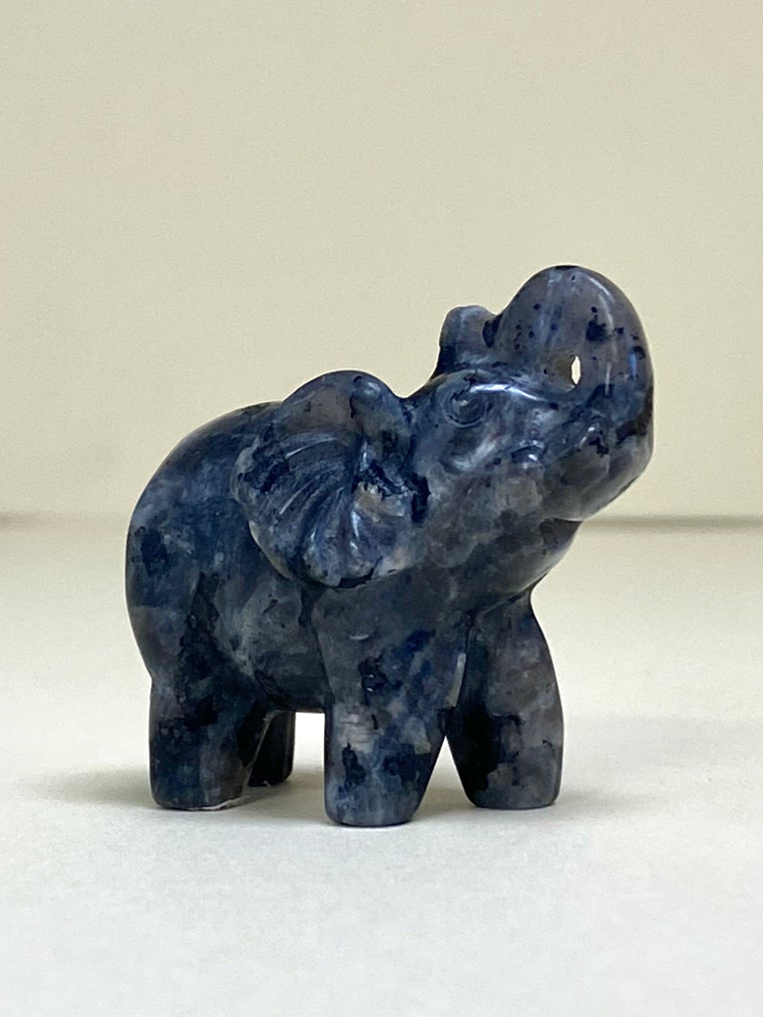 Larvakite Elephant