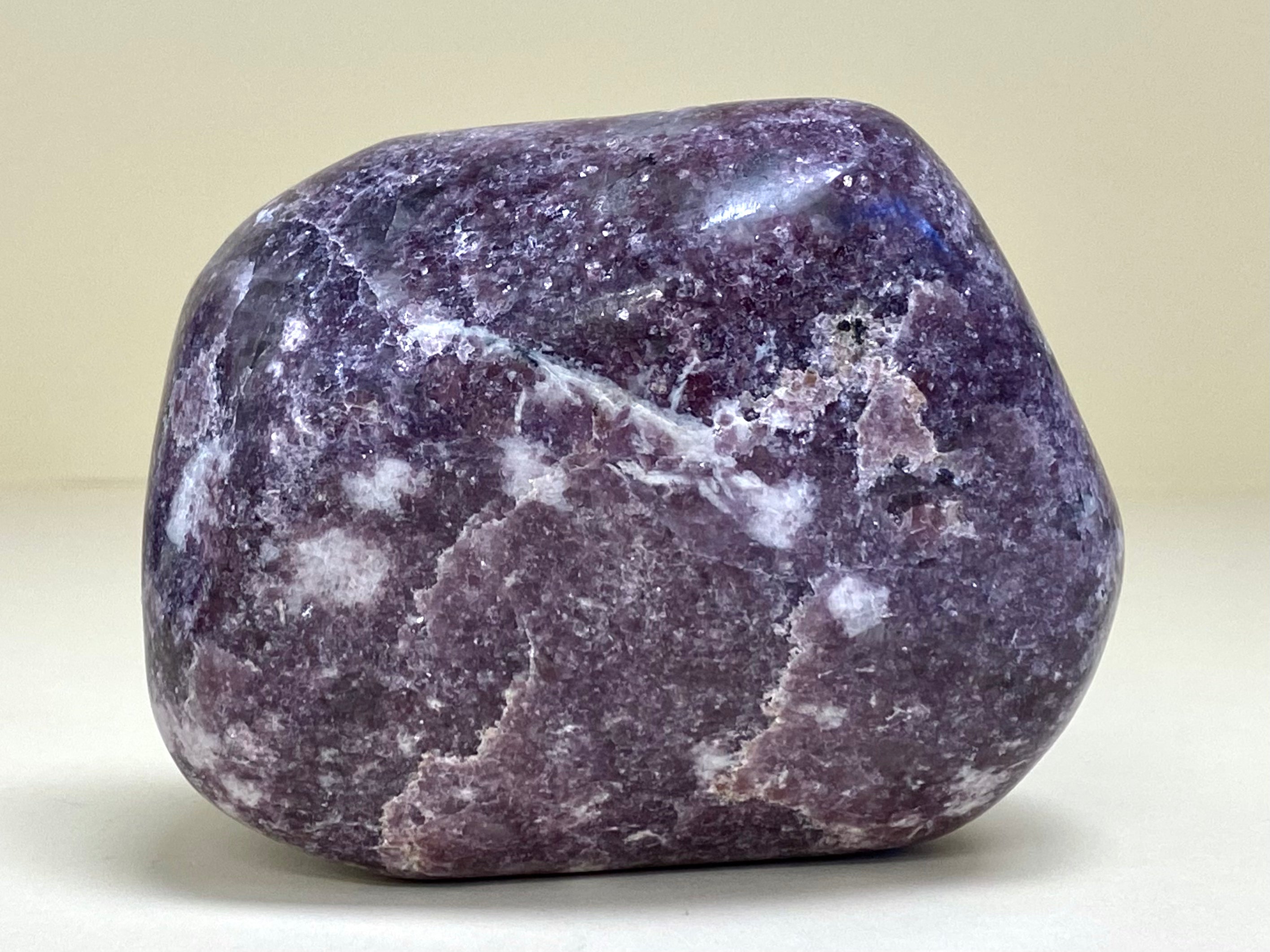 Lepidolite Galet