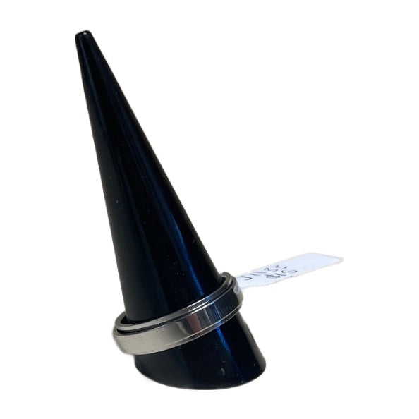 Silver fidget ring on black cone display stand with white tag
